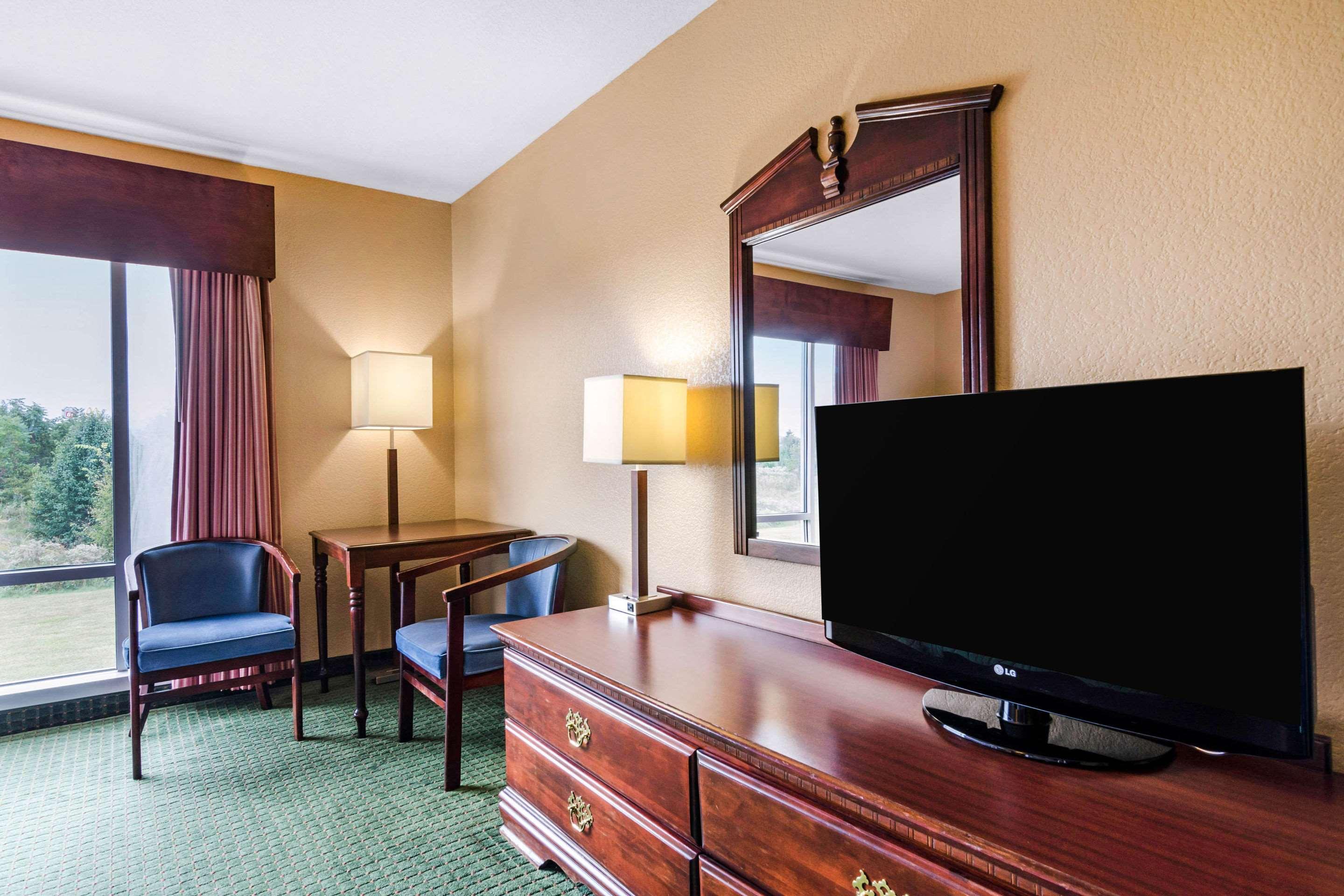 Quality Inn & Suites Carthage Εξωτερικό φωτογραφία