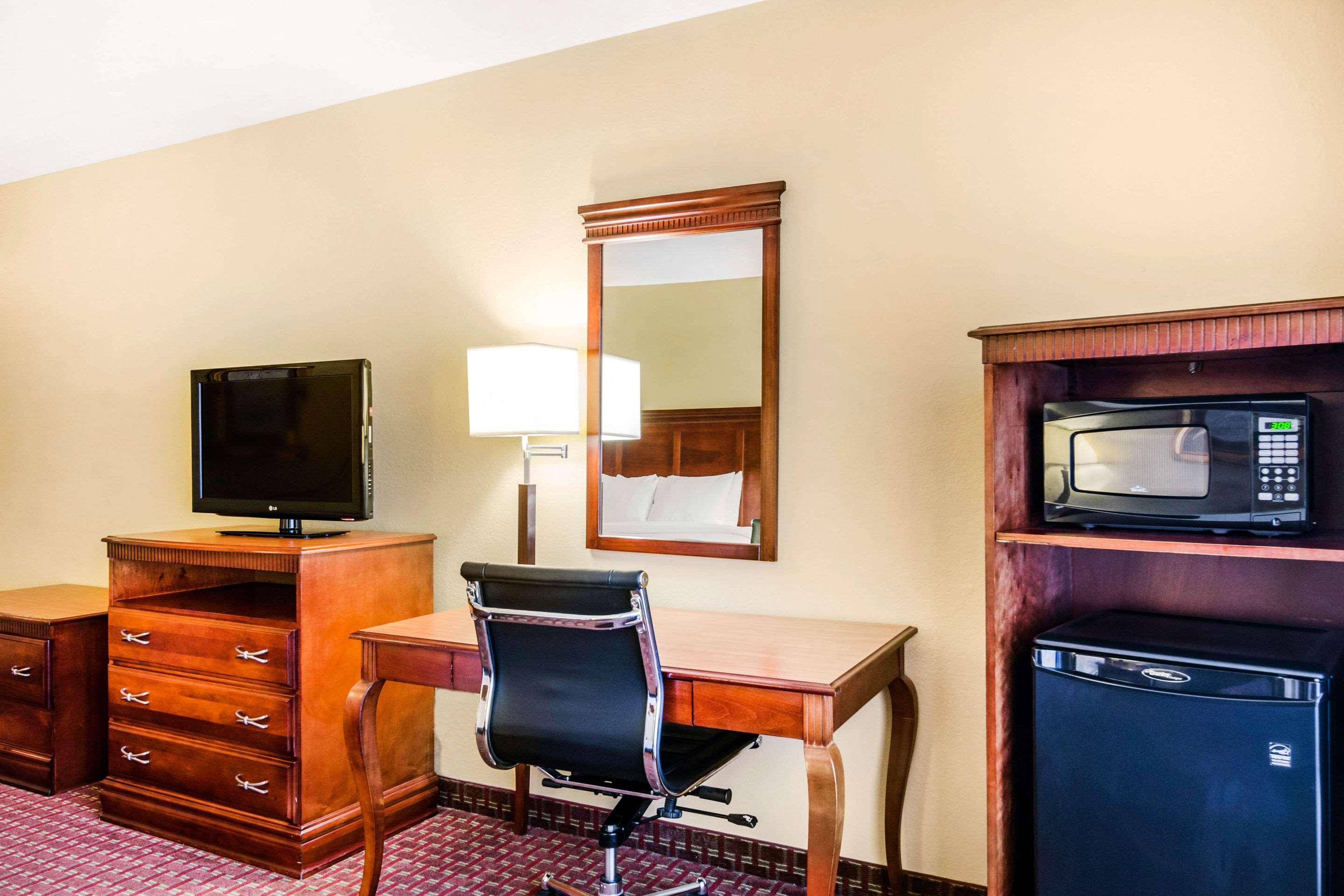 Quality Inn & Suites Carthage Εξωτερικό φωτογραφία