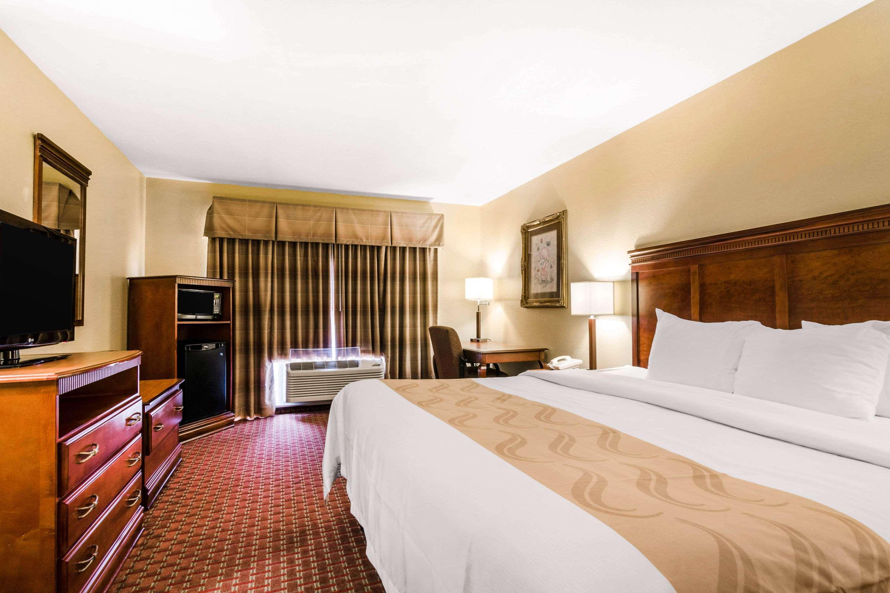 Quality Inn & Suites Carthage Εξωτερικό φωτογραφία