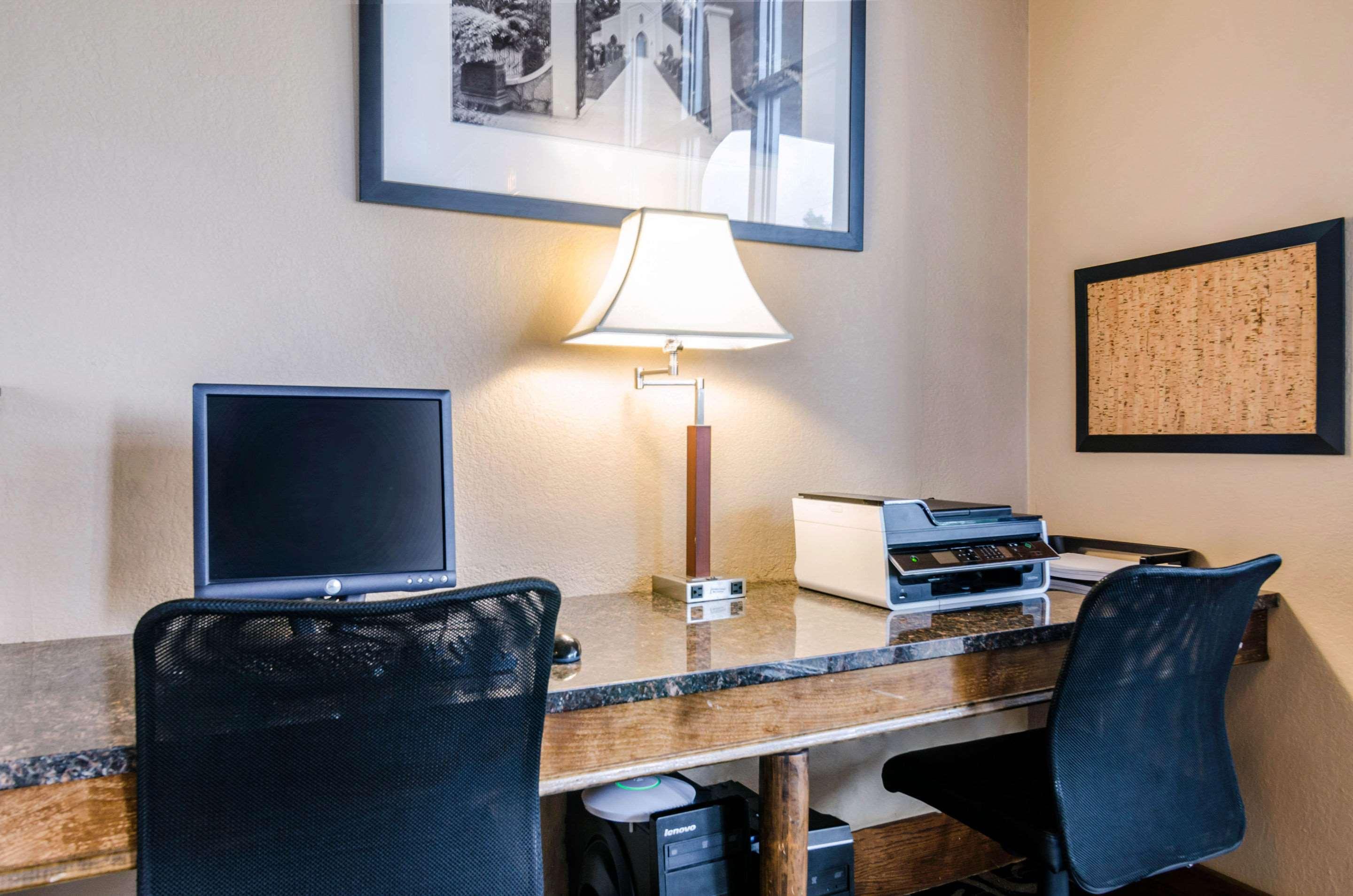 Quality Inn & Suites Carthage Εξωτερικό φωτογραφία
