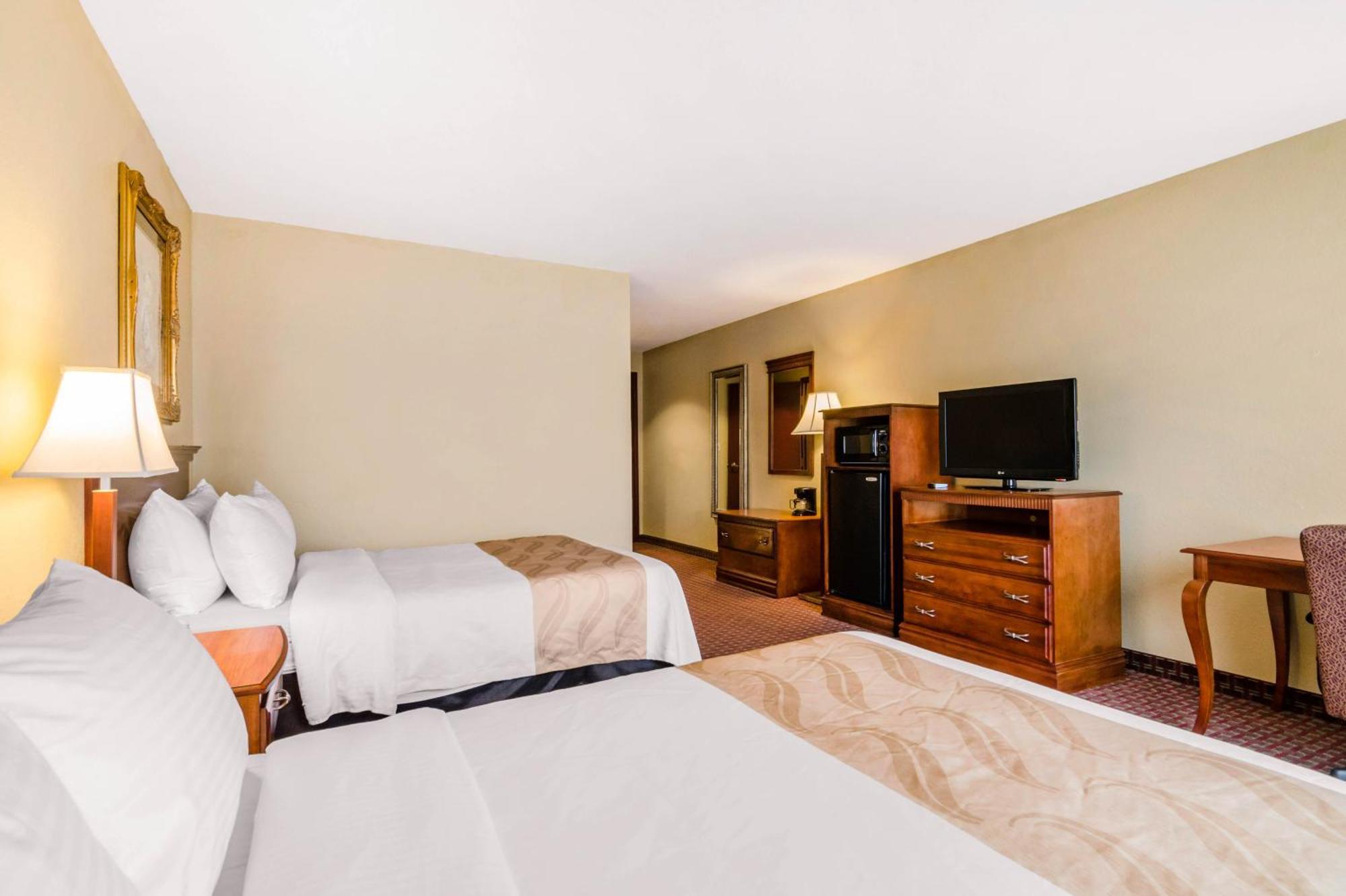 Quality Inn & Suites Carthage Εξωτερικό φωτογραφία