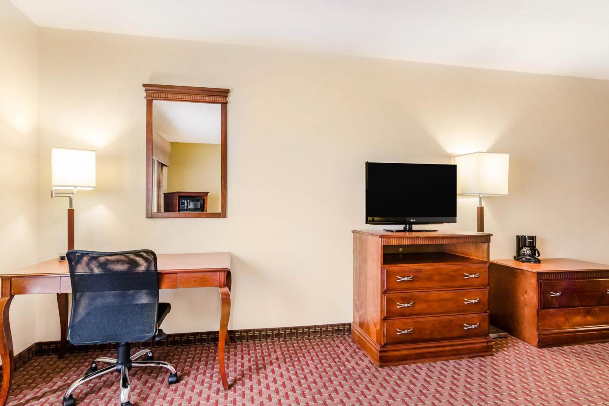 Quality Inn & Suites Carthage Εξωτερικό φωτογραφία