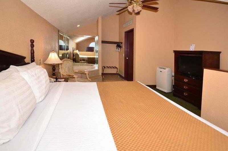 Quality Inn & Suites Carthage Εξωτερικό φωτογραφία
