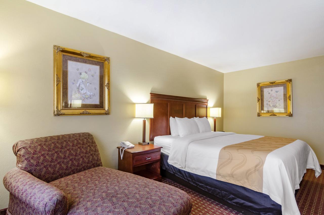Quality Inn & Suites Carthage Εξωτερικό φωτογραφία