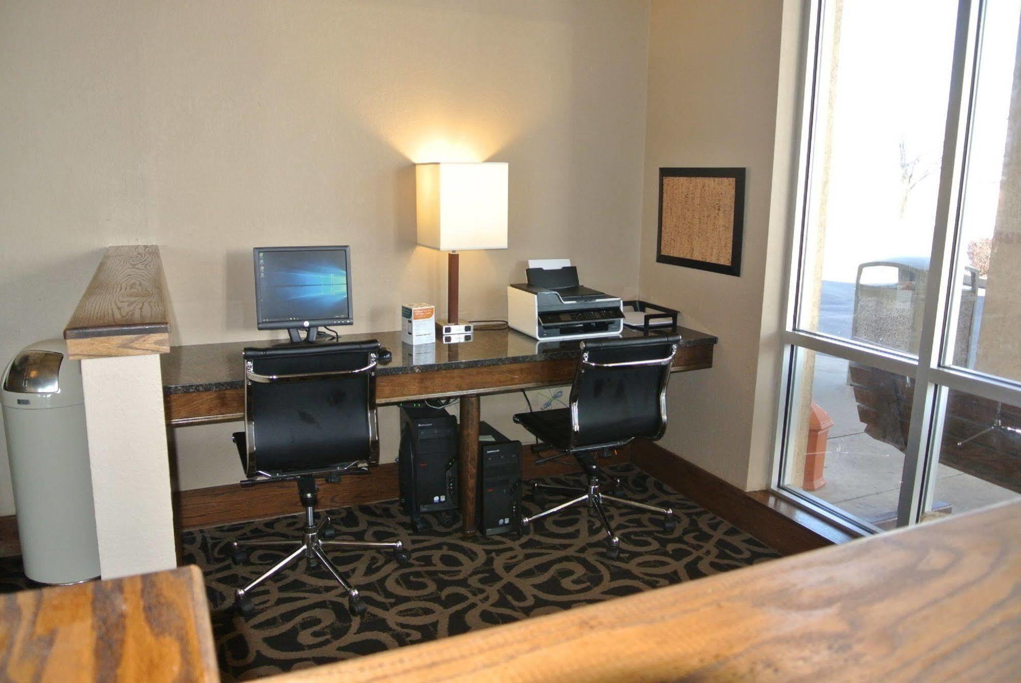 Quality Inn & Suites Carthage Εξωτερικό φωτογραφία