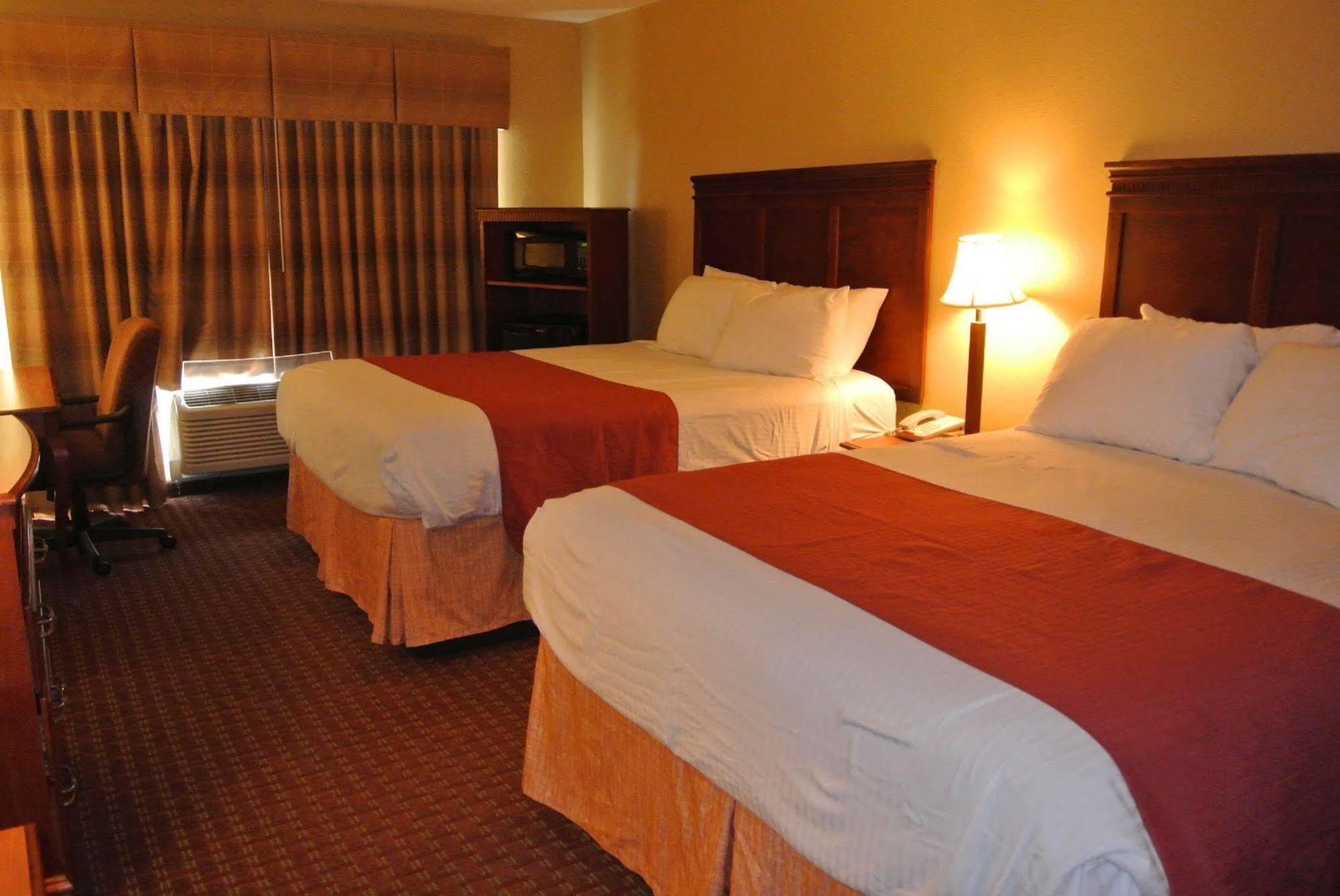 Quality Inn & Suites Carthage Εξωτερικό φωτογραφία